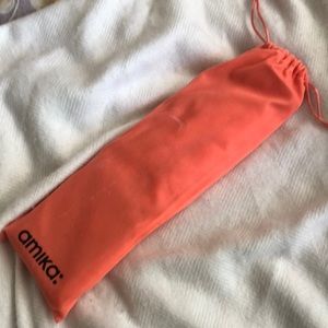 Amika ceramic flat iron